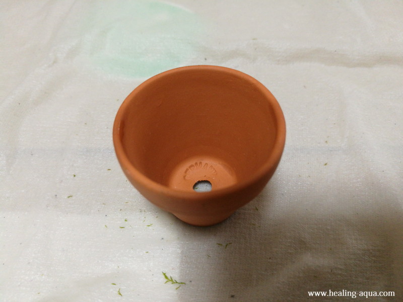 テラコッタの小さい鉢